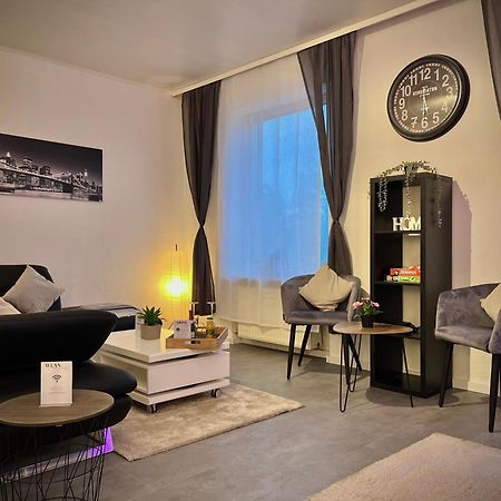 G&G Luxury Apartment Am Stadtpark Бендорф Екстериор снимка