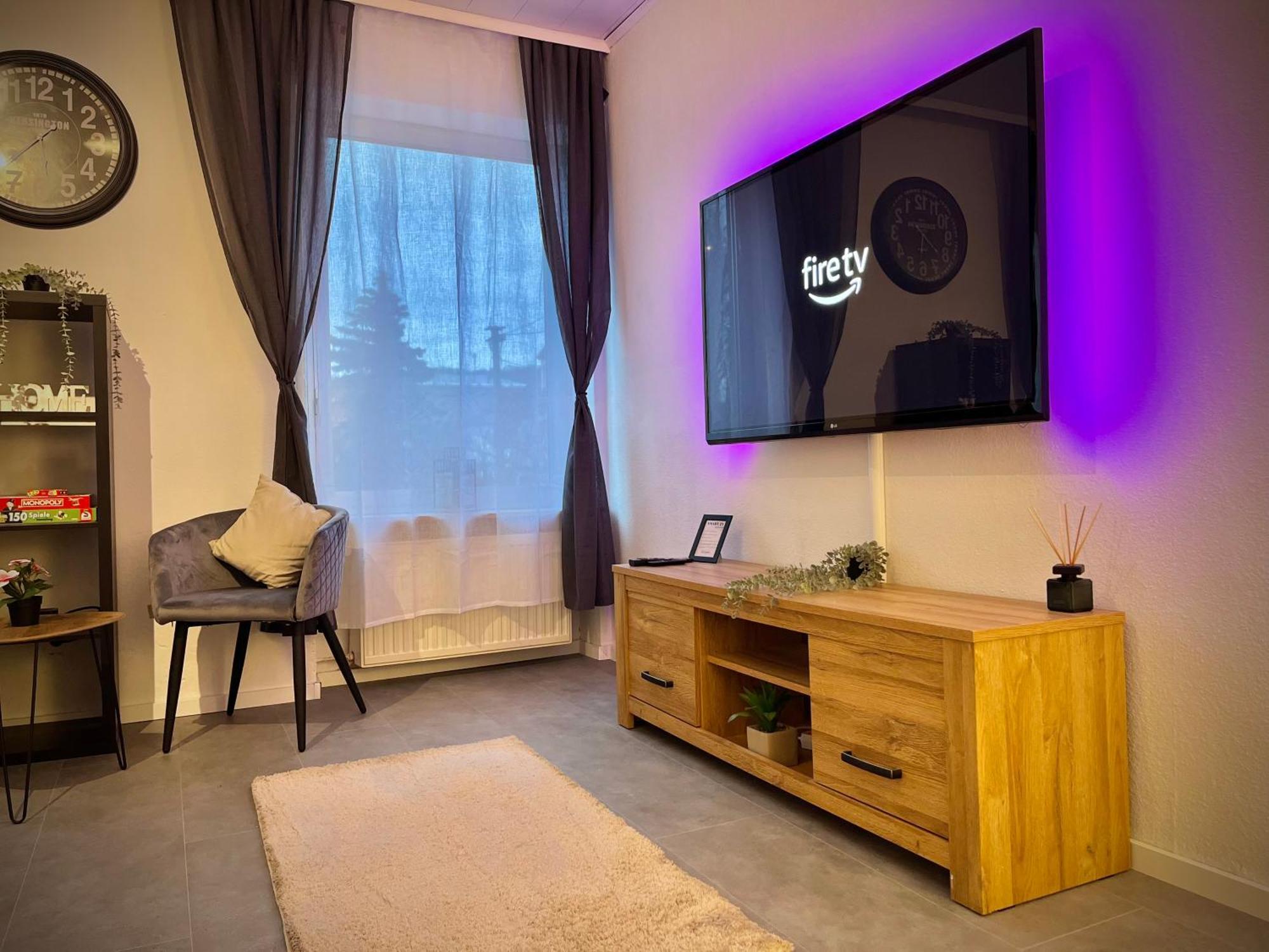G&G Luxury Apartment Am Stadtpark Бендорф Екстериор снимка