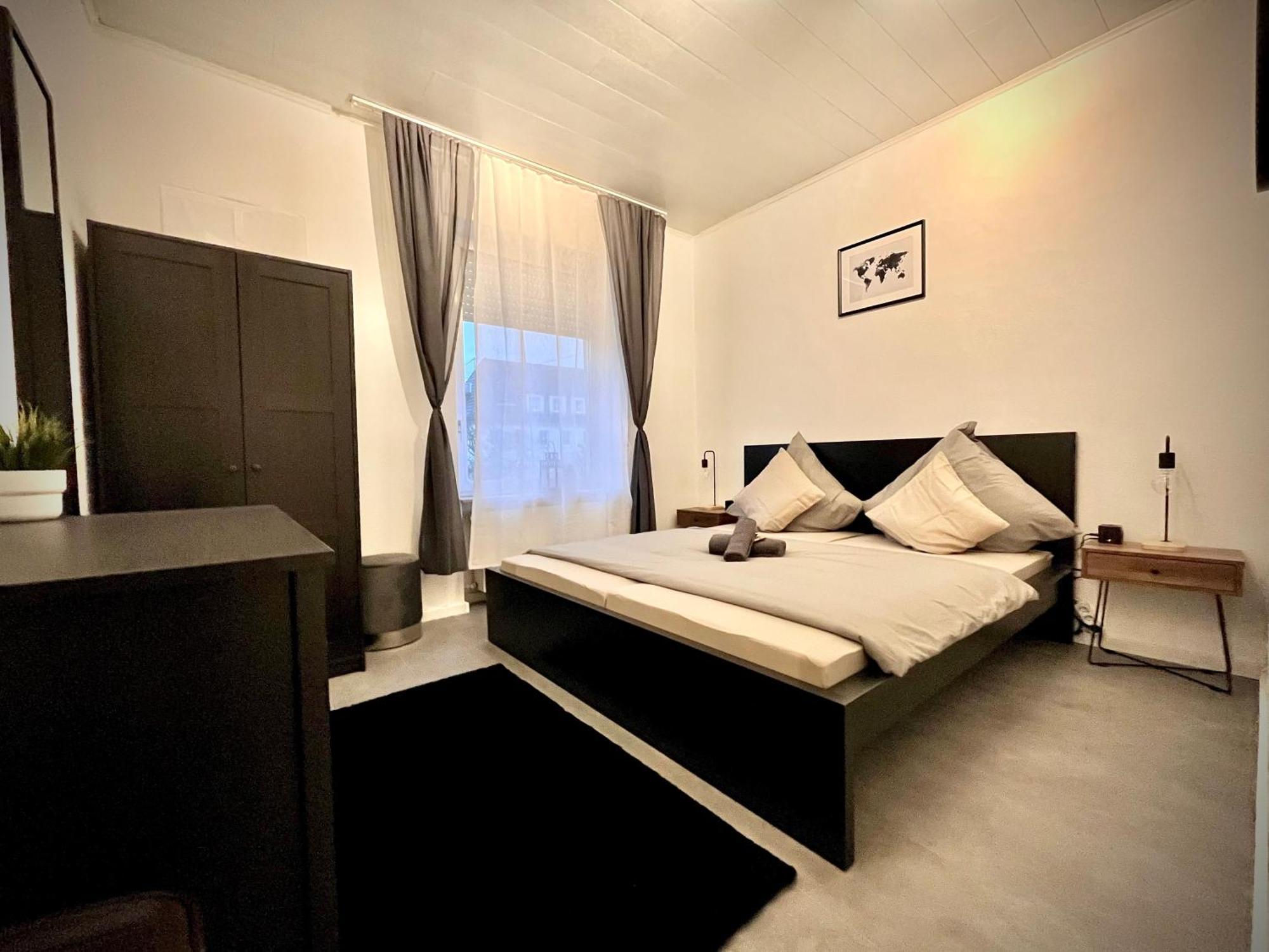 G&G Luxury Apartment Am Stadtpark Бендорф Екстериор снимка