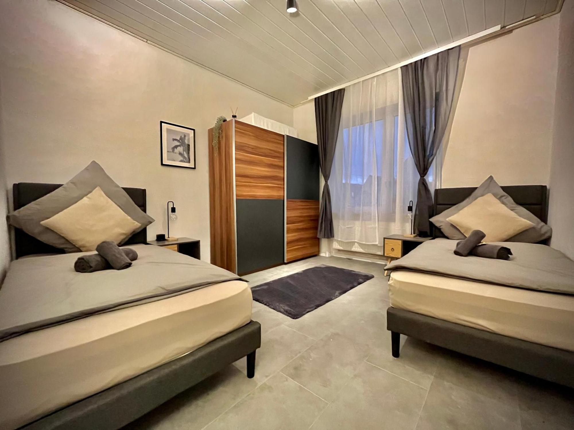 G&G Luxury Apartment Am Stadtpark Бендорф Екстериор снимка
