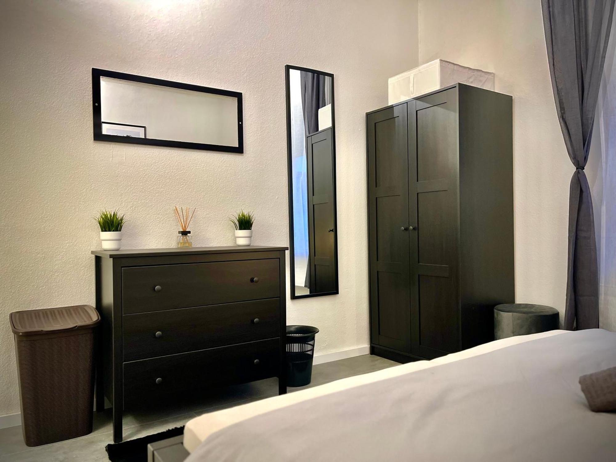 G&G Luxury Apartment Am Stadtpark Бендорф Екстериор снимка