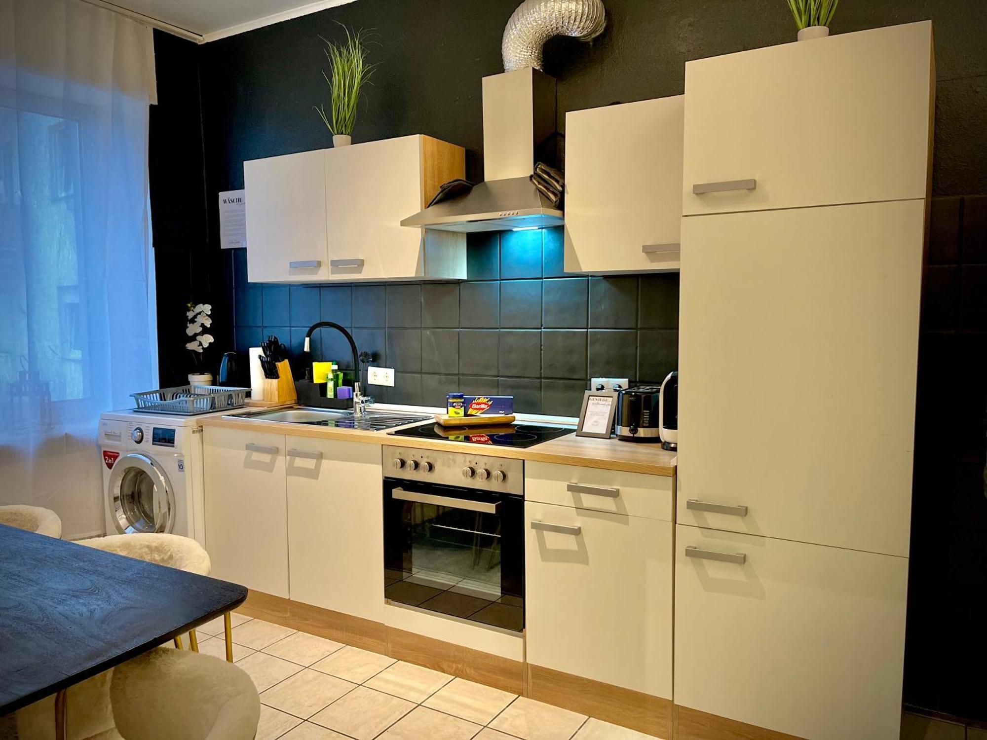 G&G Luxury Apartment Am Stadtpark Бендорф Екстериор снимка