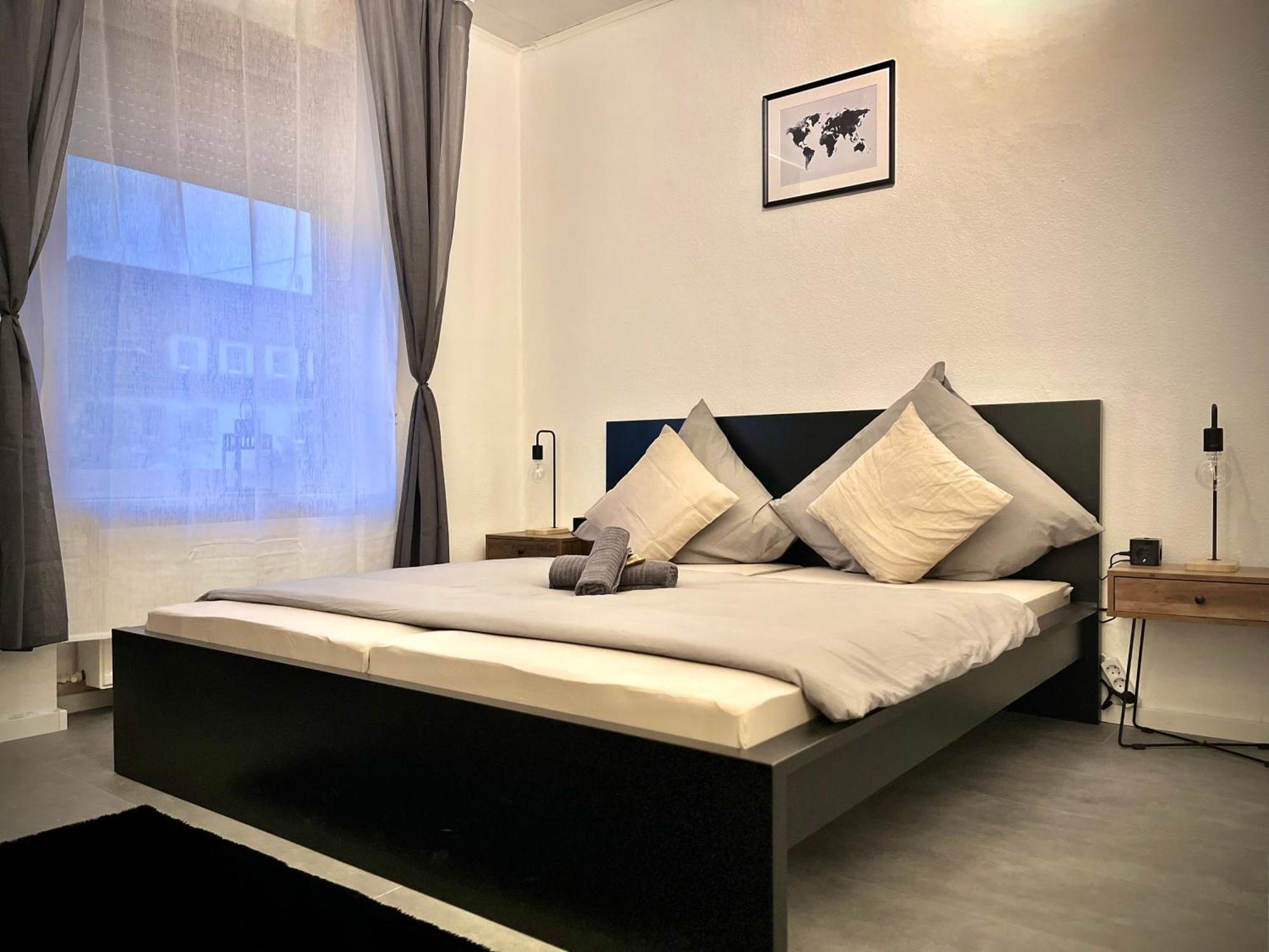 G&G Luxury Apartment Am Stadtpark Бендорф Екстериор снимка