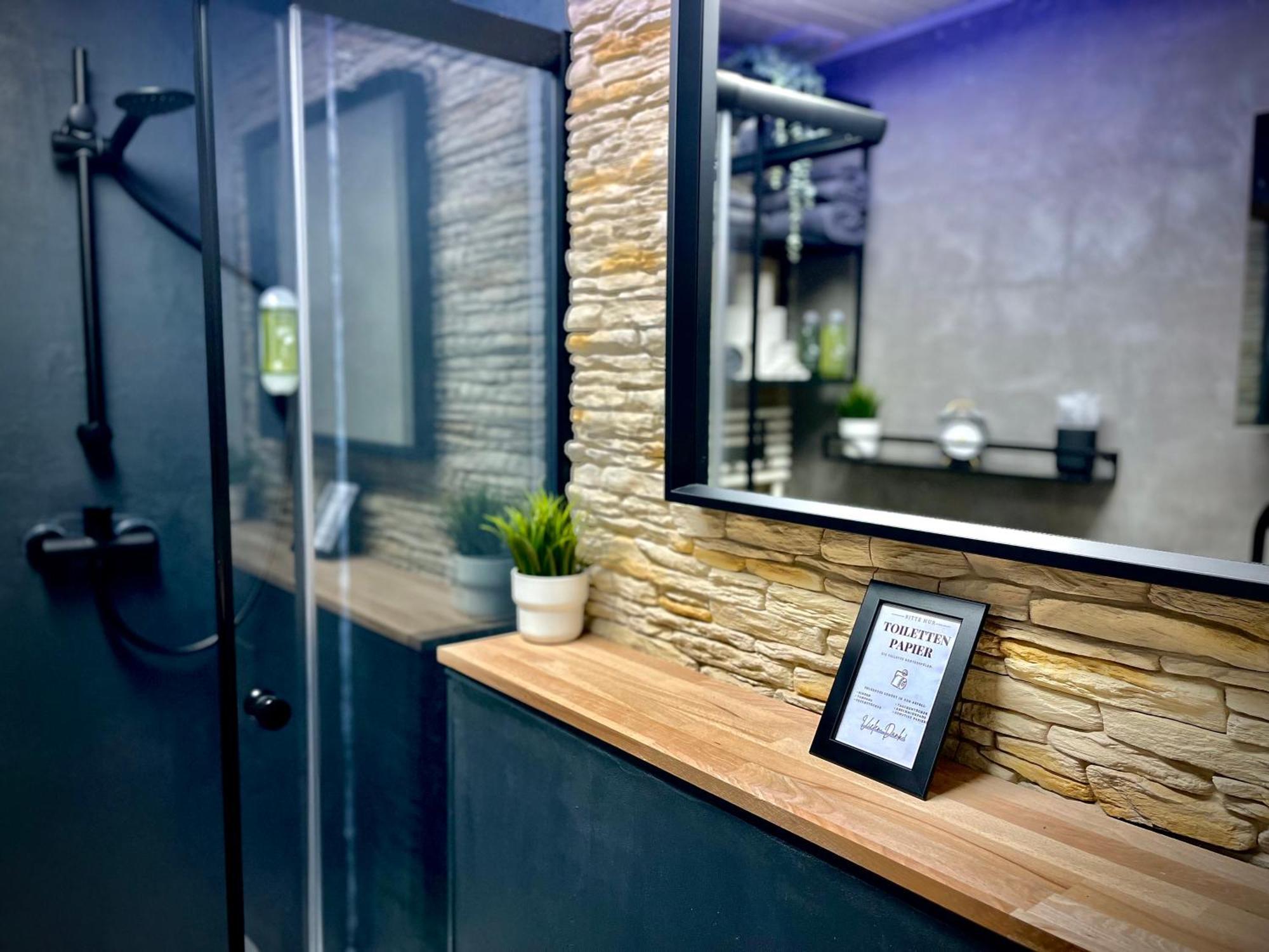 G&G Luxury Apartment Am Stadtpark Бендорф Екстериор снимка